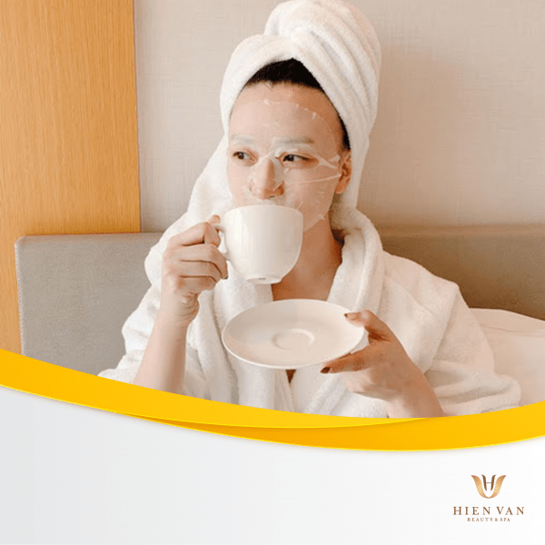 Vì sao phải kiêng đường khi bị mụn?