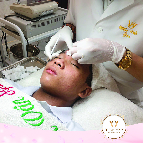 Lấy nhân mụn tại Phòng Khám Da Liễu HHV Clinic