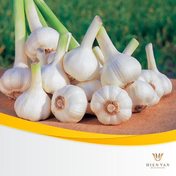 trị mụn mủ bằng tỏi