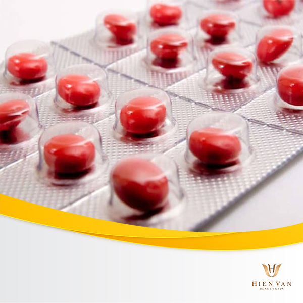 Thuốc uống trị mụn Isotretinoin 