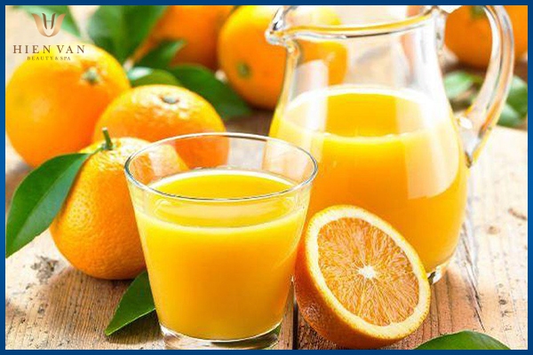 trị mắt thâm với cam