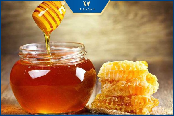 trị mụn thịt bằng mật ong