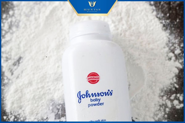 cách làm hết thâm nách với phấn rôm