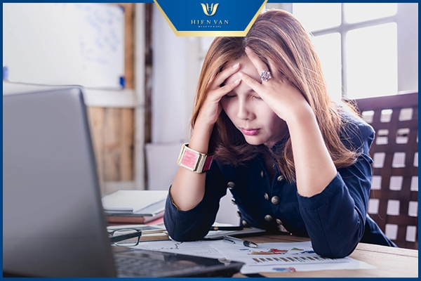 nguyên nhân nổi mụn ở lưng do stress