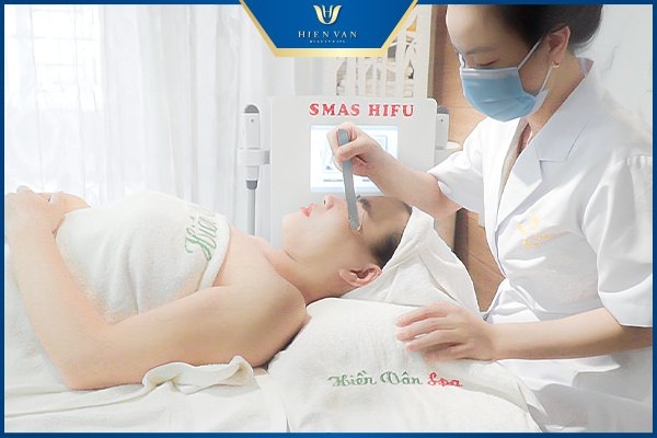 Trị quầng thâm mắt bằng công nghệ cao