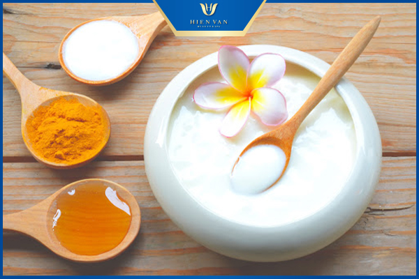 trị sẹo tại nhà bằng nghệ mật ong sữa chua