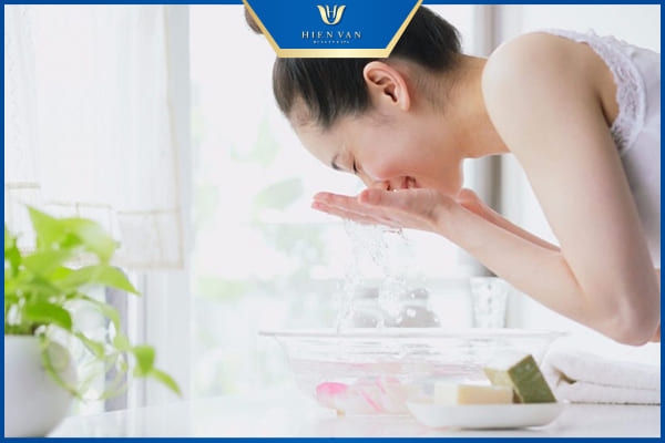 sau khi điều trị sẹo rỗ bằng laser