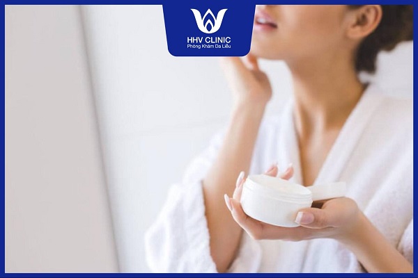 dap mat na xong co nen boi kem duong am